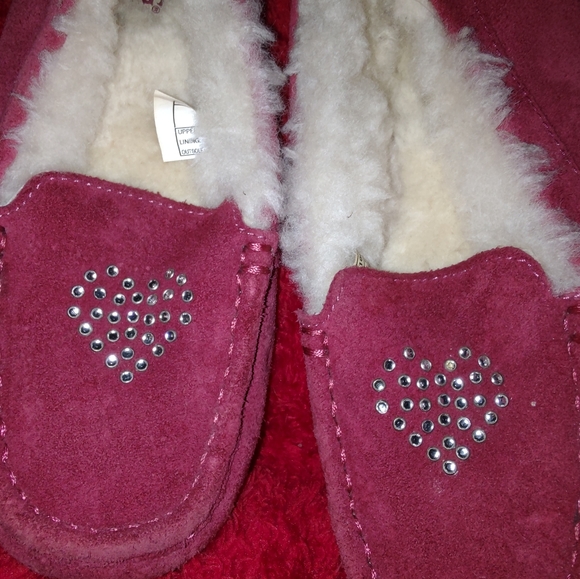 Red hearts ugg slippers - Picture 3 of 4